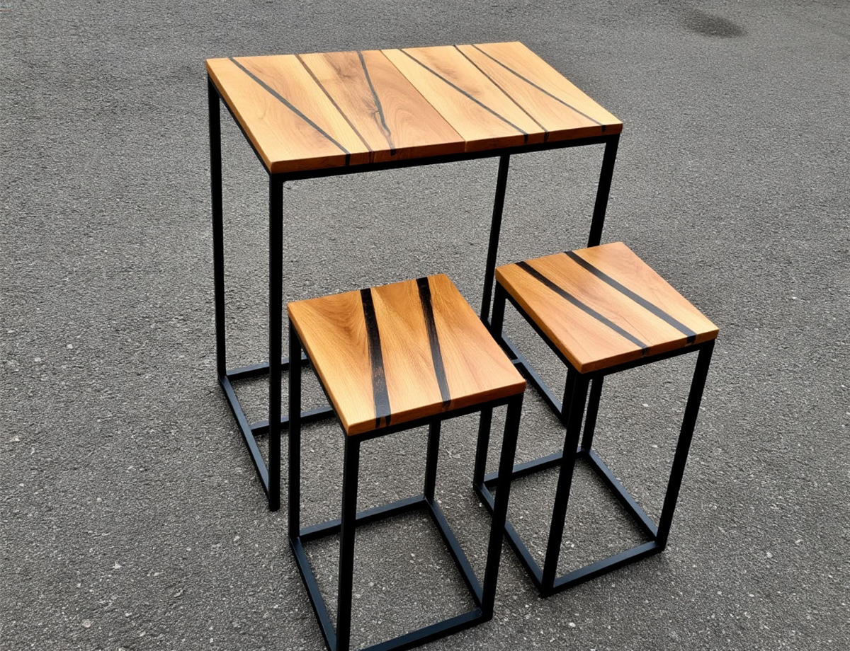 Комплект садовой мебели (стол, стулья)